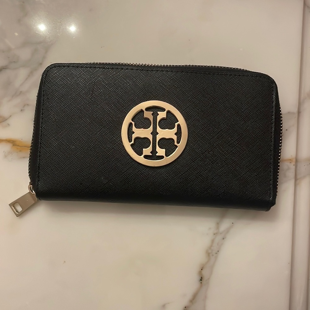 Vintage Tory Burch black leather wallet